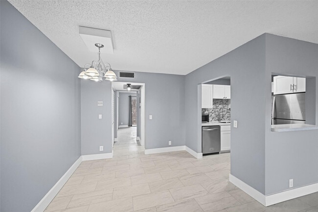 Photo - 436 Fanshaw K Unidad 436