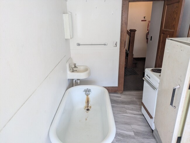 Photo - 235 Main St Unit #1