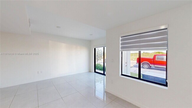 Photo - 14546 SW 260th St