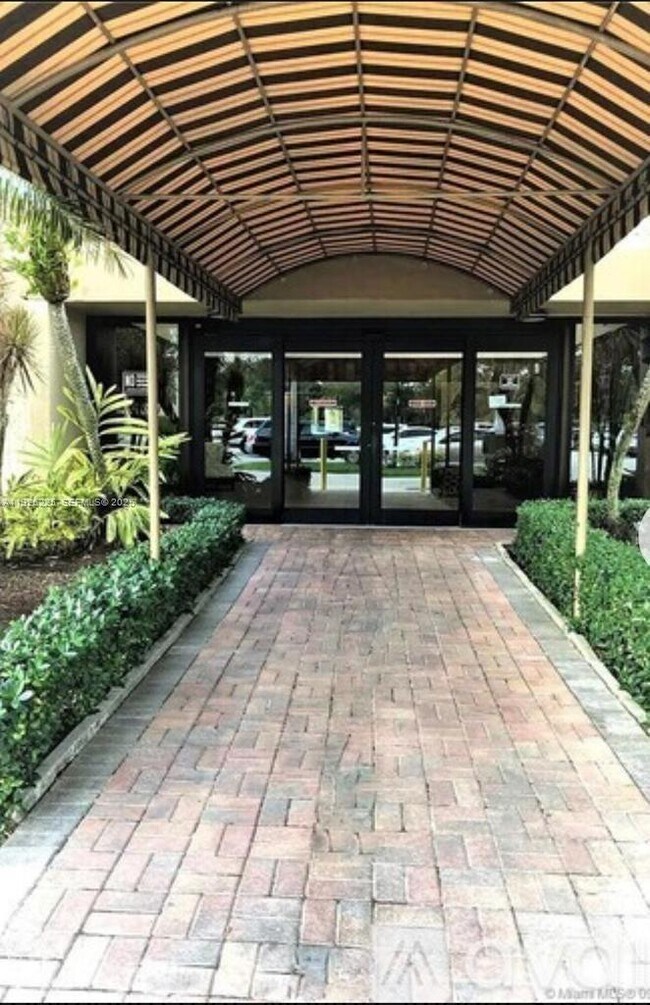 Photo - 240 Lakeview Dr Unit 312