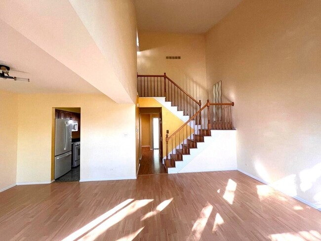 Photo - 823 Gladstone Dr