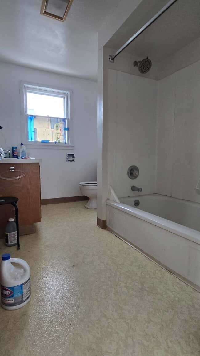 Photo - 610 Dickson St