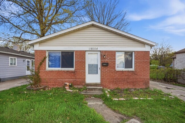 Building Photo - Come see your new home!