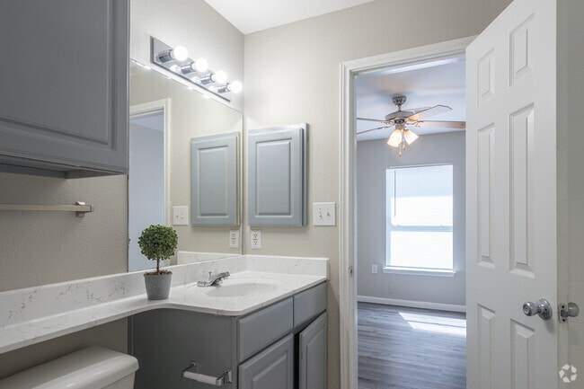 3BR, 2,5BA - 1143SF - Park at Fallbrook