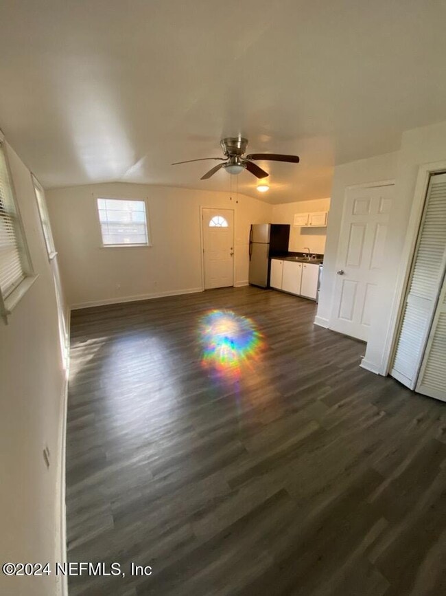 Photo - 4803 Lexington Ave