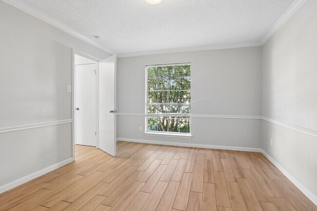 Photo - 15301 Ecorio Dr