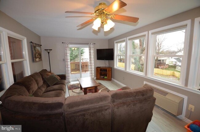 Photo - 6901 Stoneybrooke Ln