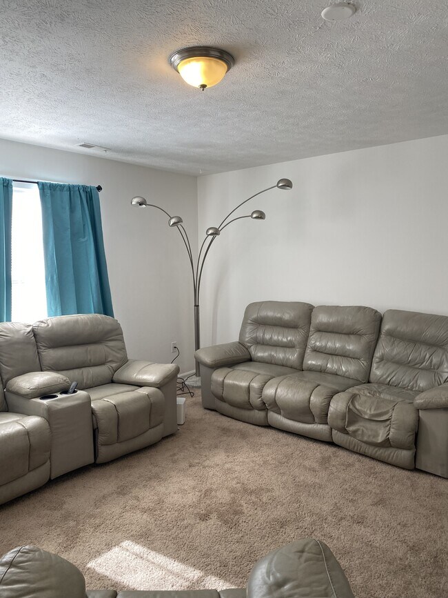 Photo - 6667 Cedar Lake Dr