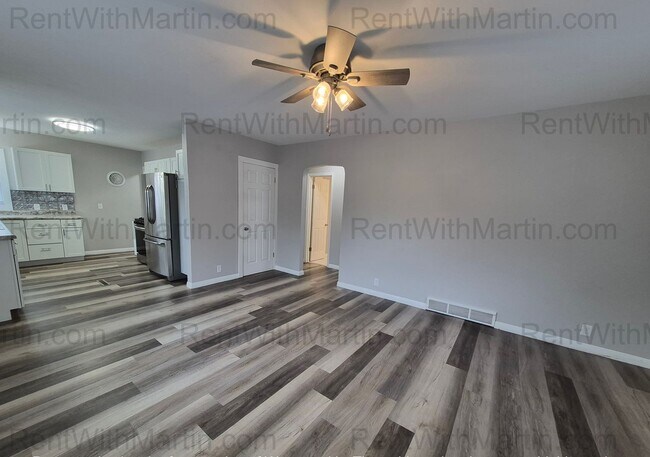 Photo - 617 Center St