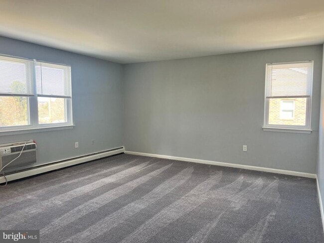 Photo - 333 Lacey Ave Unit B8