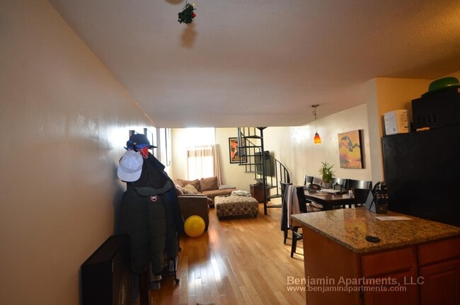 Building Photo - 385 Dorchester St Unit A8