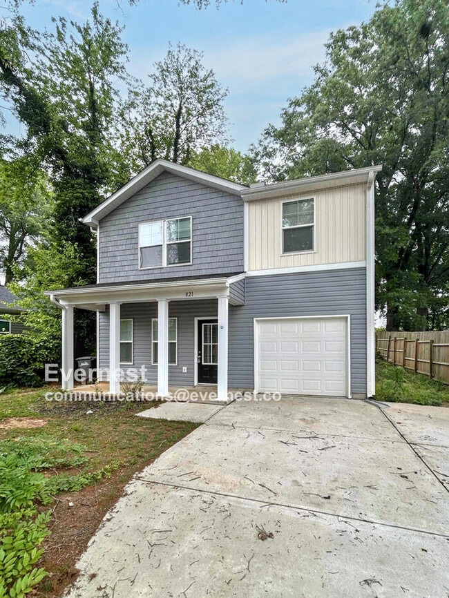 Bright 3-Bedroom Home with Modern Comforts... - Bright 3-Bedroom Home with Modern Comforts...