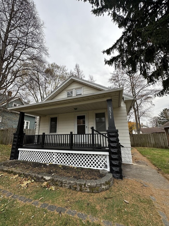 Building Photo - 2311 17th Ave