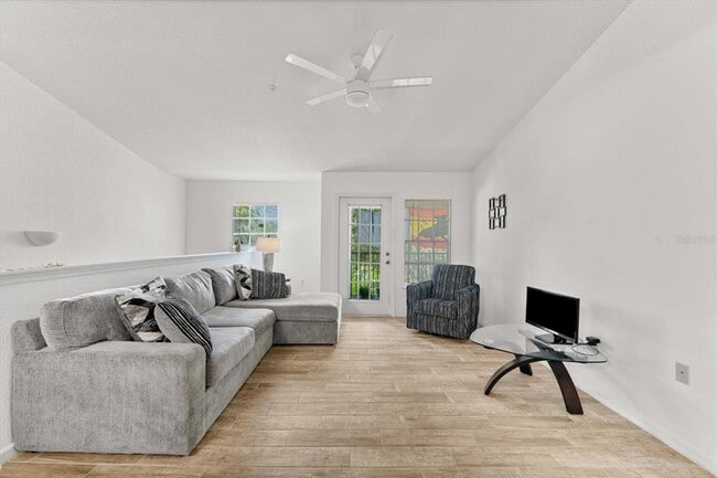 Photo - 8933 Manor Loop Unidad 204