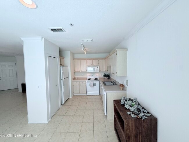 Photo - 1701 The Greens Way Unit 1523