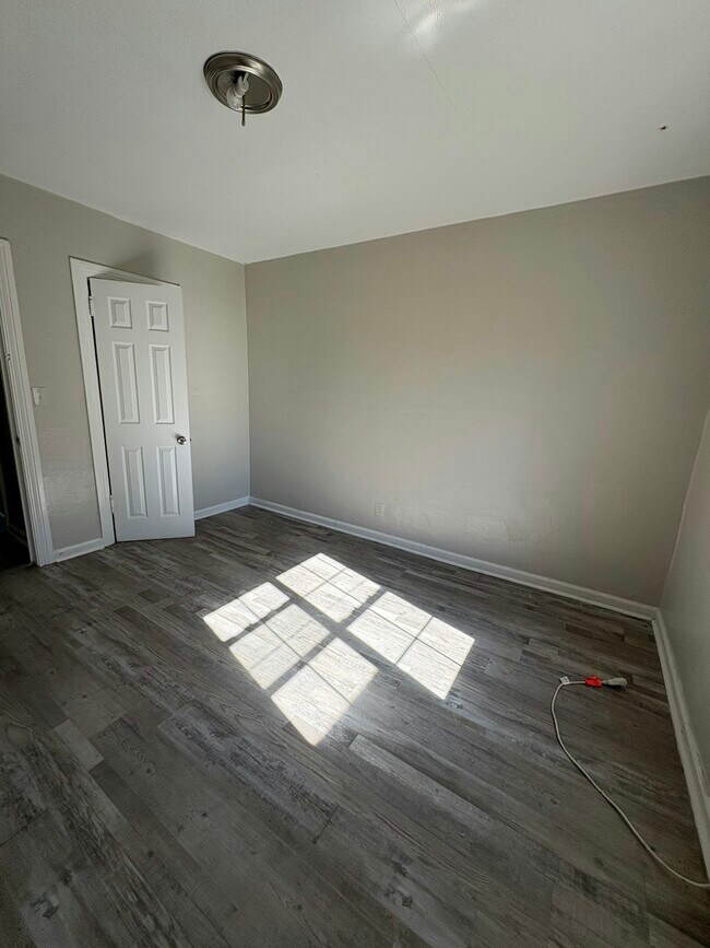 Photo - 5731 Court M Unidad 5731