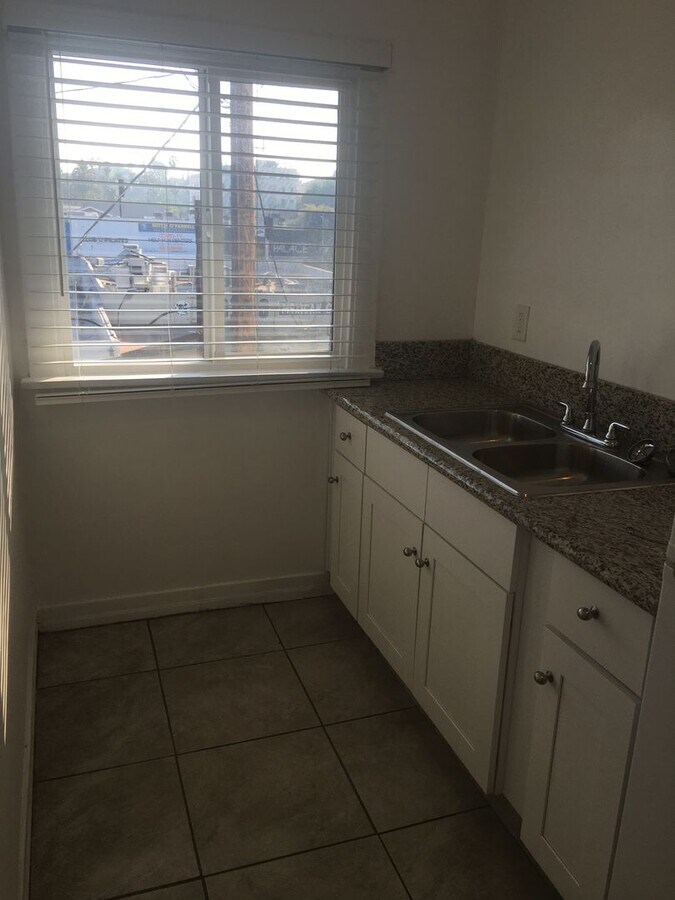 Photo - PINNACLE APEX-1316 LEMOYNE STREET