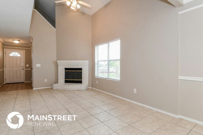 Photo - 627 Staffordshire Dr