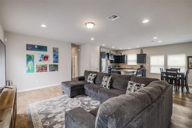 Photo - 413 Callahan Ln