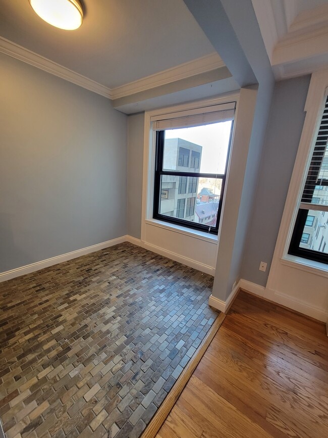 Photo - 15 E Kirby St Unit 523