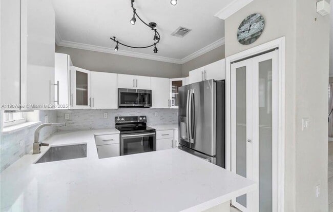 Building Photo - 7738 NW 116th Ave