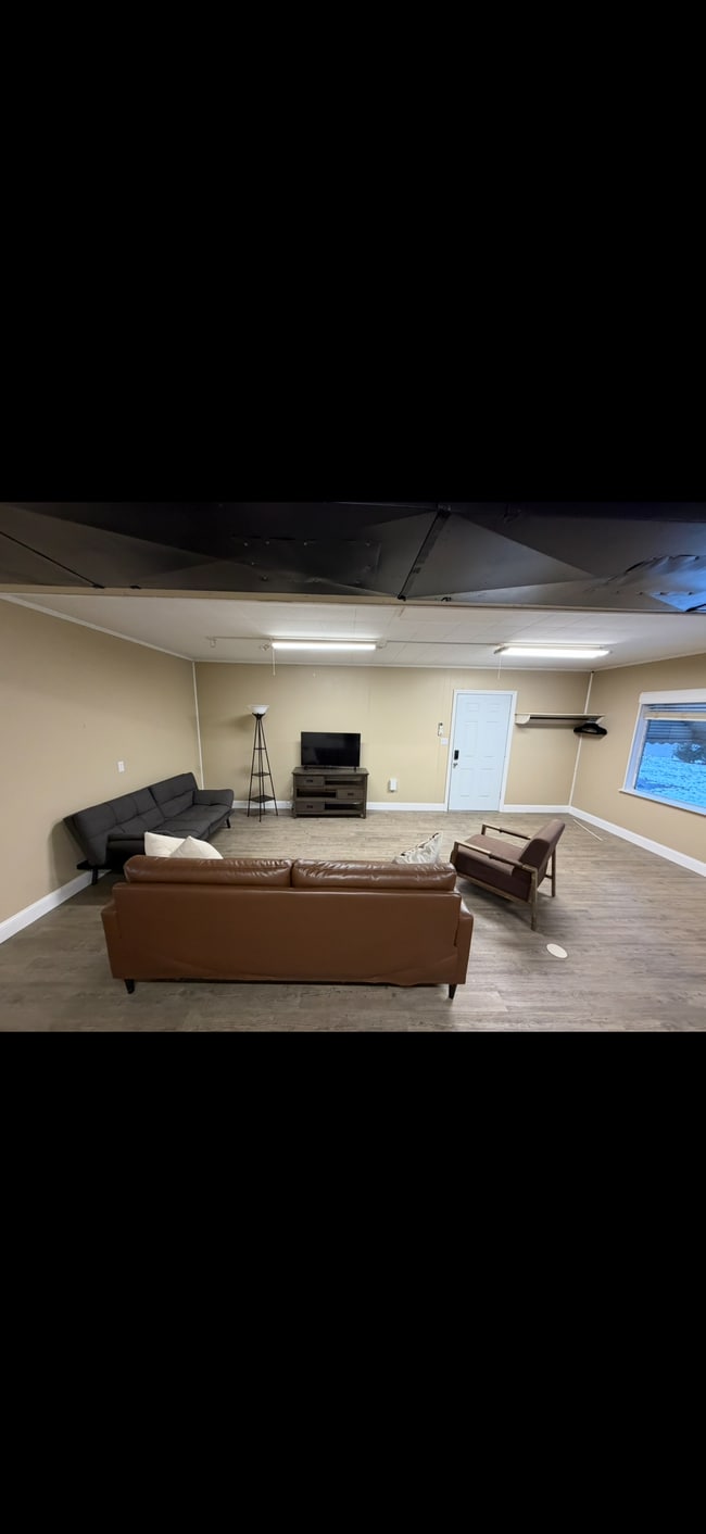 Photo - 823 Hawkins Dr