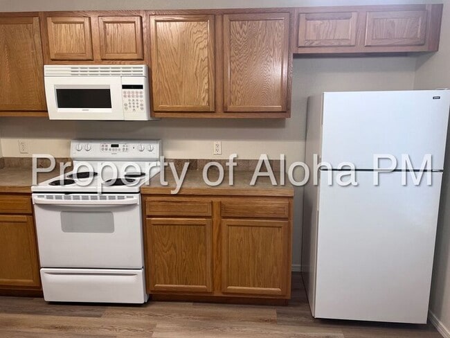 Photo - 1055 W Pine Ave