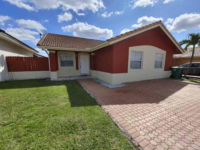 Photo - 1137 NW 128th Pl House
