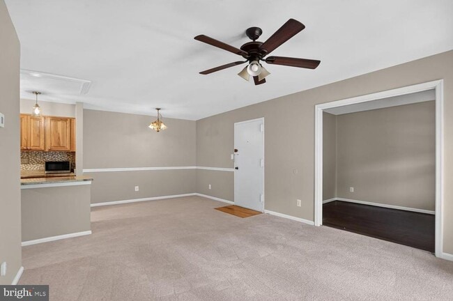 Photo - 5905 Noblestown Rd Unidad E