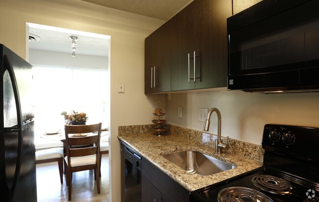 Carriage Hill Apartments