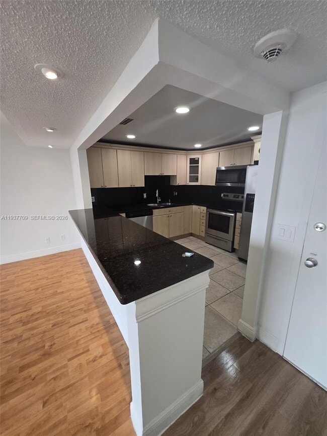 Building Photo - 13499 Biscayne Blvd Unit 709