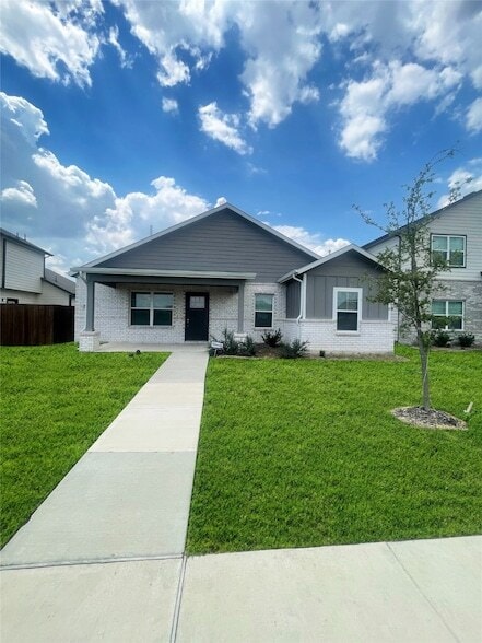 Building Photo - 4032 Dayton Dr Rental