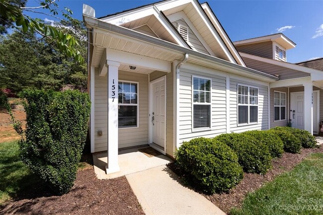 Photo - 1537 Tyger Brook Ln House