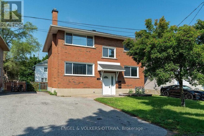 Photo - 896 Pinewood Crescent Unité 3