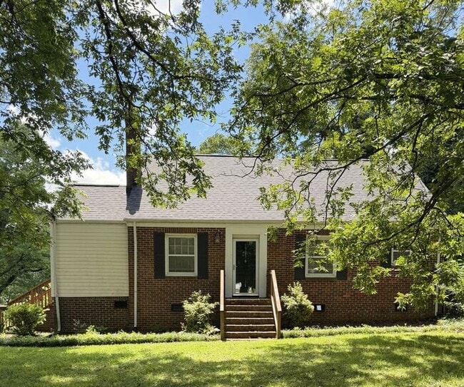 Building Photo - T.R. Lawing Realty Property