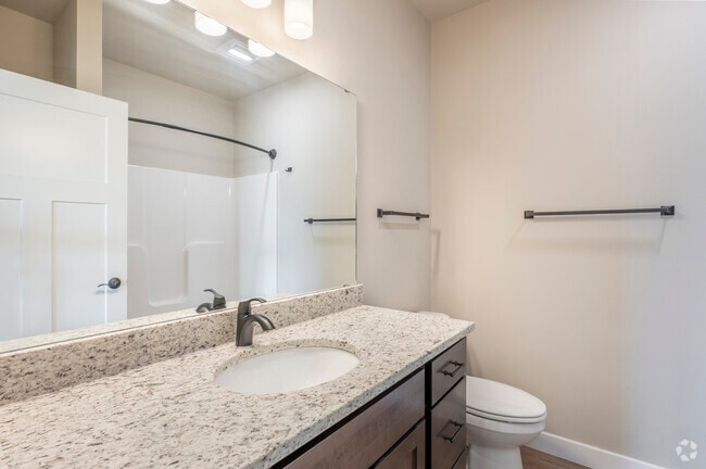 2BR, 2BA - 1117SF - Bathroom - 880 N Main Apartments