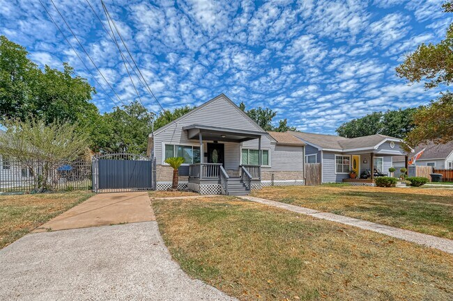 Photo - 817 Eleanor St