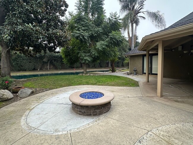 Photo - Entertainer delight rental home located in ''The Lakes'' subdivision coming soon!