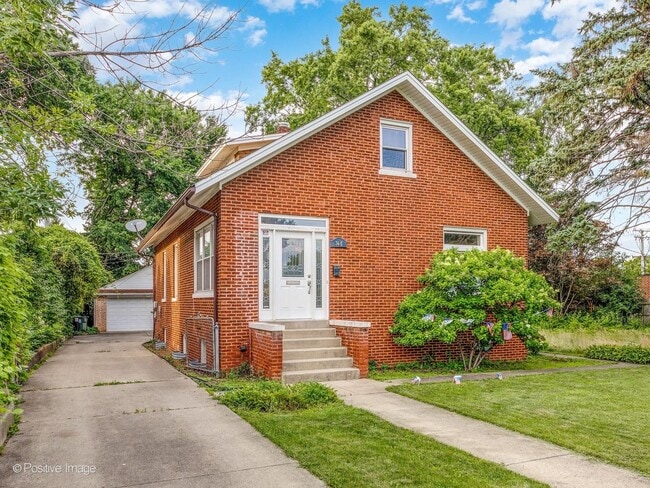 Building Photo - 36 E Touhy Ave
