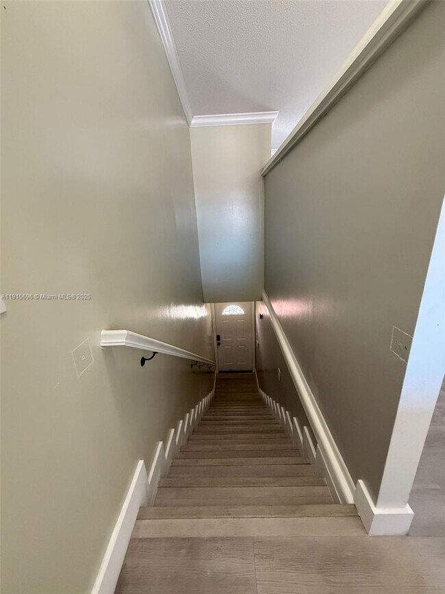 Photo - 3375 W 76th St Unidad 211 Rental