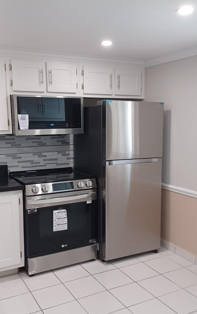 Building Photo - 300 NE 26th Ave Unit 4030 Rental