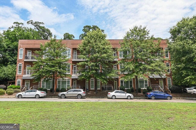 Building Photo - 250 Martha Dr Unit 101 Rental