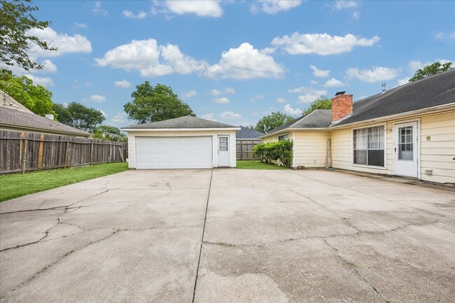 Photo - 11926 Waldemar Dr