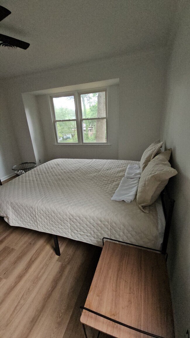 1204 Kimlie Ln