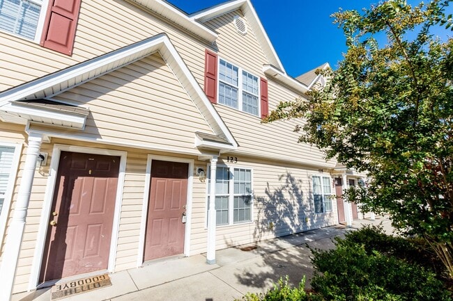 Photo - MOVE IN READY!!