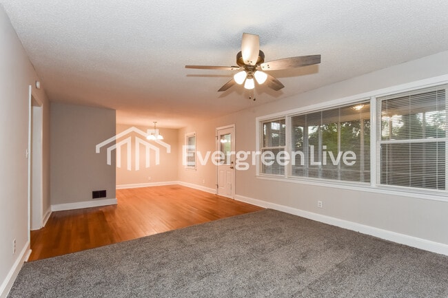 Photo - 568 Rainbow Cir