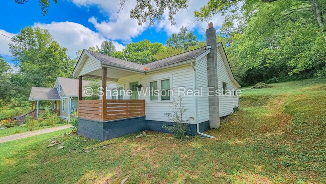 Cute little 2 BR / 1 BA up for lease!