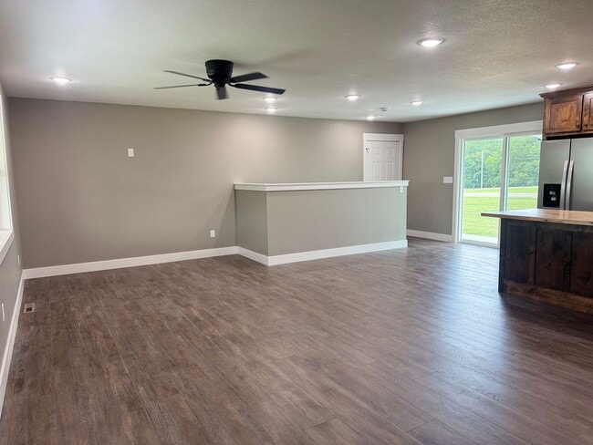 Photo - 3655 Apel Rd