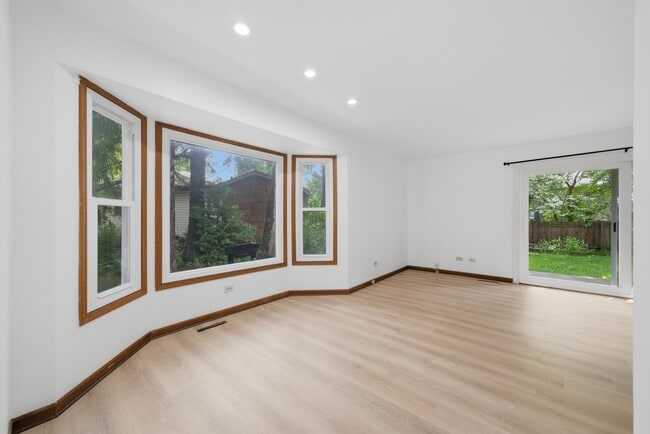 Photo - 152 Dunbar Ln