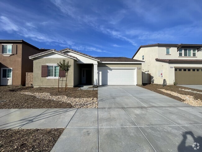 Building Photo - 31380 Sycamore Canyon Ln Rental